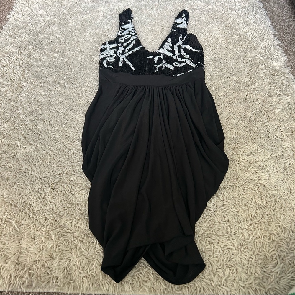 Dress - Picture 2 of 3